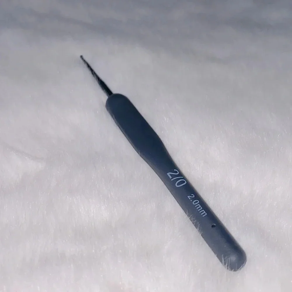 Crochet‎ Needle Black 2.0 mm